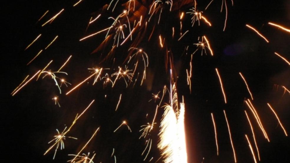 Einen kleinen Vorgeschmack auf Silvester gab es am Donnerstag in Bunde. © Himstedt