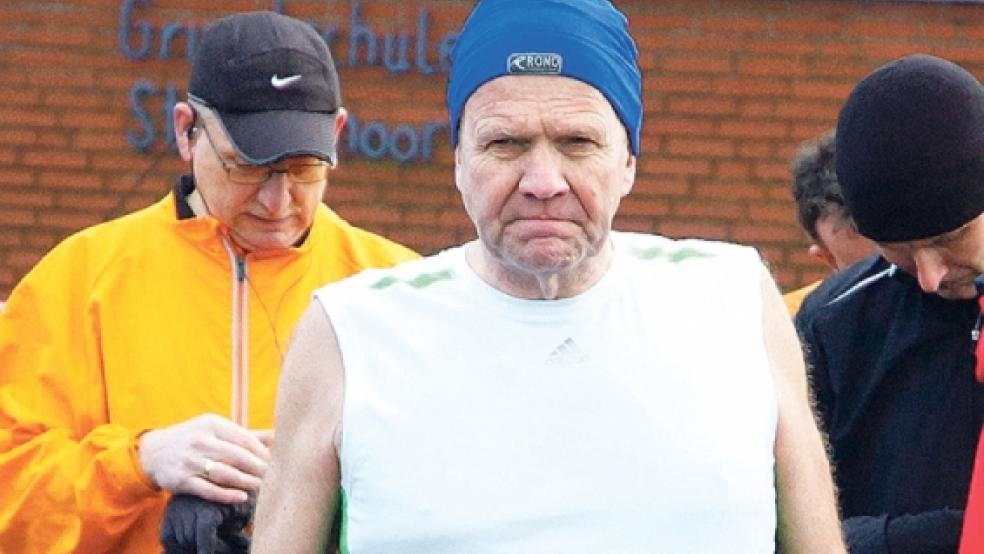 Kannte kein Kälteempfinden: Georg Feldiek kam im Muskel-Shirt zum Winterlauf. © Fotos: Mentrup