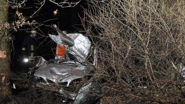 BMW gegen Baum: Zwei Tote