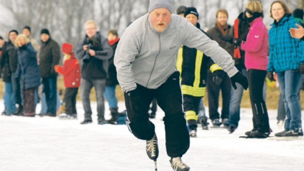 Hochgeschwindigkeit auf dem Eis: Gerold Kruse weiß: Wer rastet, der rostet... © Foto: Hanken, Bruins