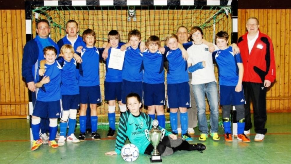 Holten den Meistertitel: Die D-Junioren aus Brinkum und Nortmoor.  © Fotos: Weiland/Bruins