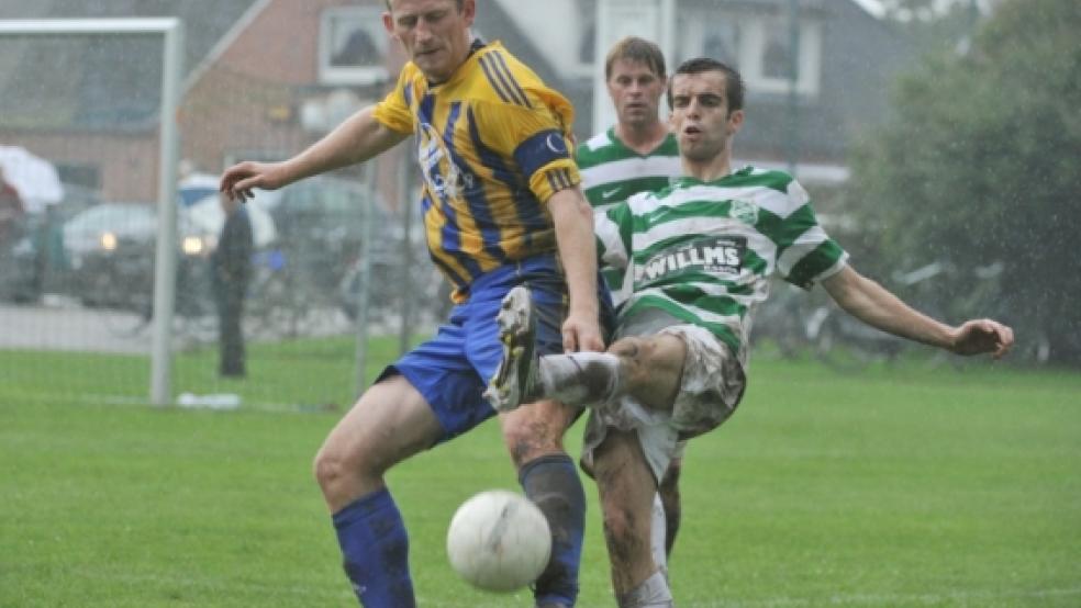 So werden ihn die Fans des TuS Weener wohl nicht mehr sehen: Peter Rand will als Trainer die Partien von der Seitenlinie aus verfolgen. Als Spieler hat er sich als Kapitän und Abwehrchef um den TuS Weener verdient gemacht. © Foto: Bruins