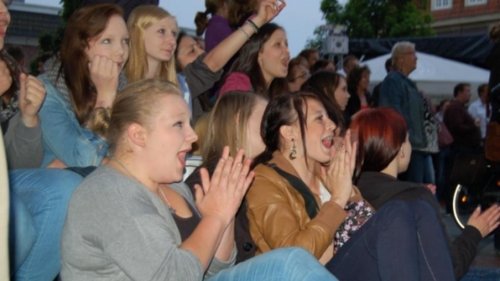 Jubel auf dem Denkmalsplatz:300 Fans verfolgten das Finale von 