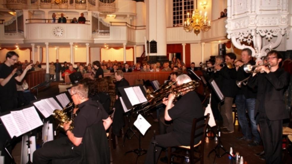 Die Big Band »Stormy weather« brachte am Freitagabend Stimmung in die Große reformierte Kirche. Die war übrigens bei der Kulturnacht im vergangenen Jahr wegen Renovierung geschlossen und erstrahlt nun in neuem Glanz. © privat