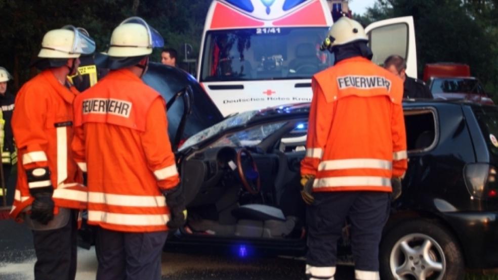 Dieser VW Polo überschlug sich auf der Kreisstraße 3 in der Samtgemeinde Hesel zweimal. © Loger