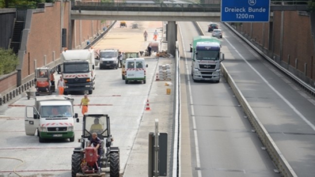 Autobahndreieck Bunde gesperrt