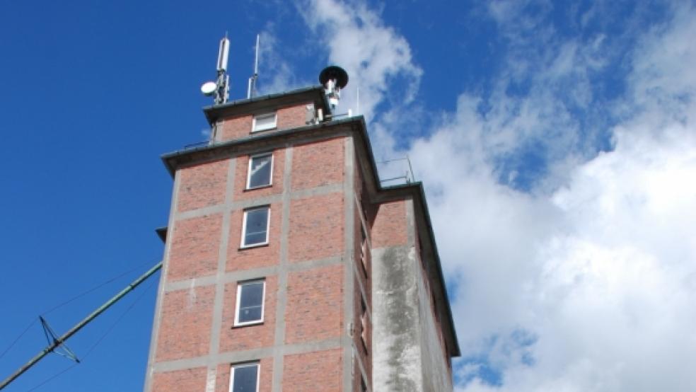 Der Siloturm am alten Hafen in Weener © Hoegen