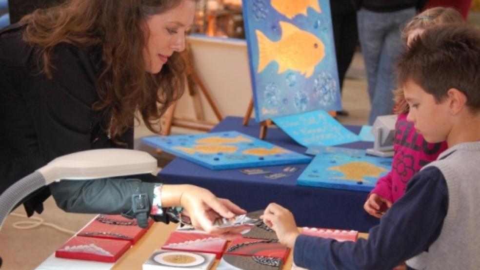 Es ist die dritte Auflage des Weeneraner Hobby- und Kreativmarktes in der Landsburg-Halle. An 72 Ständen können die Besucher des Marktes nach Herzenslust stöbern. © Foto: privat