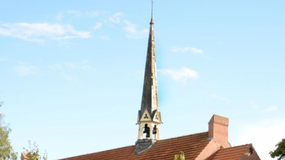 Durch Stürme erheblich beschädigt wurde der Dachreiter der Kirche in Ditzumverlaat. © Wübbena