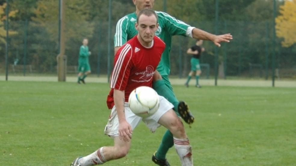 Andreas Witt und der SV?»Ems« Jemgum erkämpften sich beim 2:2-Unentschieden in Heisfelde einen Punkt.  © Foto: Mentrup