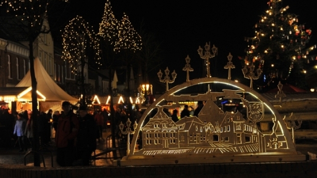 Weihnachtliche Wassermeile in Weener