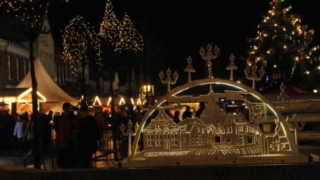 Weihnachtliche Wassermeile in Weener