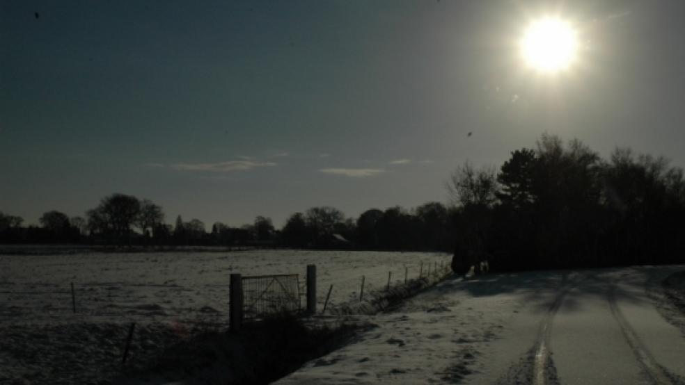 Das Rheiderland im Winterkleid hat viele schöne Seiten - wie auf unserem Bild aus Wymeer. Für Verkehrsteilnehmer ist die Witterung allerdings mit Gefahren verbunden, wie eine Serie von Unfällen am Dienstagabend belegt. © de Winter