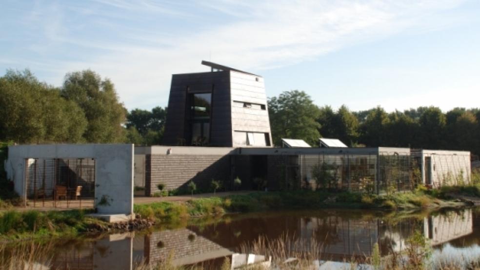 Für das futuristische Kunsthaus im Hesse-Park in Weener sucht Eigentümer Jan Timmer einen Nachfolger. © Foto: Archiv