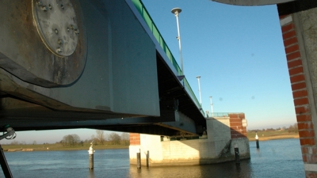 Zäher Zylinder: Emsbrücke erst später geöffnet