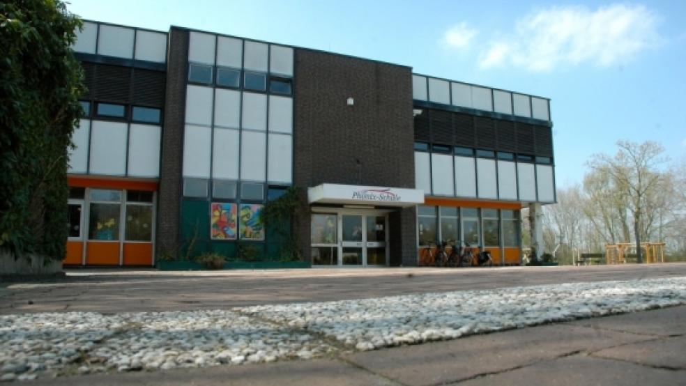 Was bedeutet die Zusammenlegung der Phönix-Schule (Bild) mit der Karl-Bruns-Realschule? Darüber informiert eine Arbeitsgruppe derzeit die Eltern von Grundschülern in Weener. © Foto: Szyska