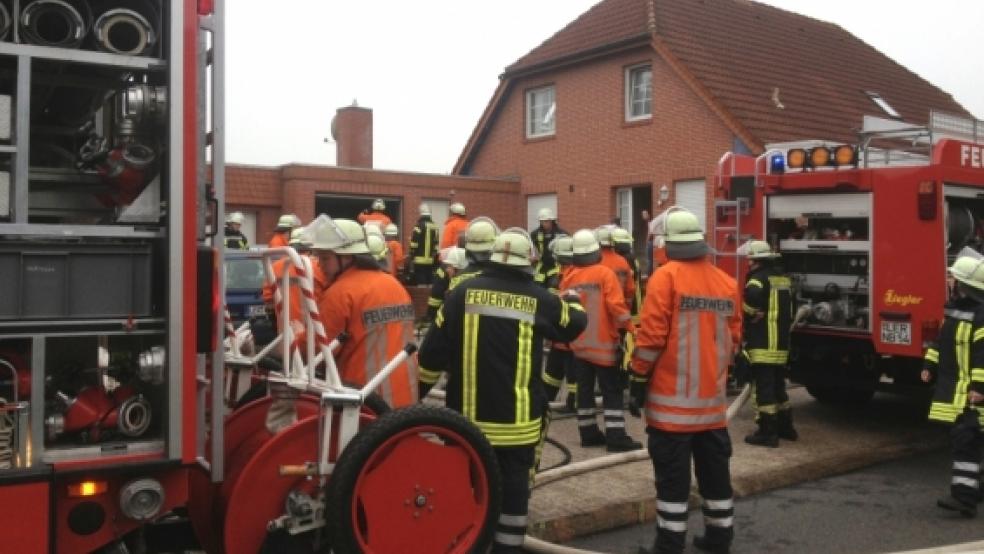 Großeinsatz für die Feuerwehr am Pottbaker Ring. © Hanken