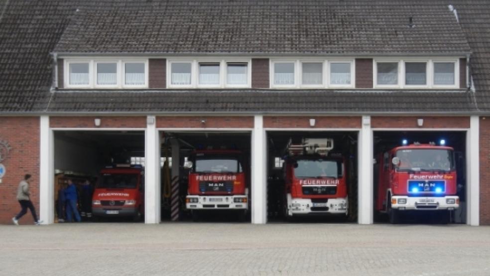 Alarm am Marker Weg: Auch in den nächsten?Monaten wird die?Freiwillige Feuerwehr Weener von ihrem?Stammsitz aus zu ihren?Einsätzen aufbrechen. Mit den Detailplanungen für einen?Neubau befasst sich der Fachausschuss voraussichtlich erst im August. © Bruins