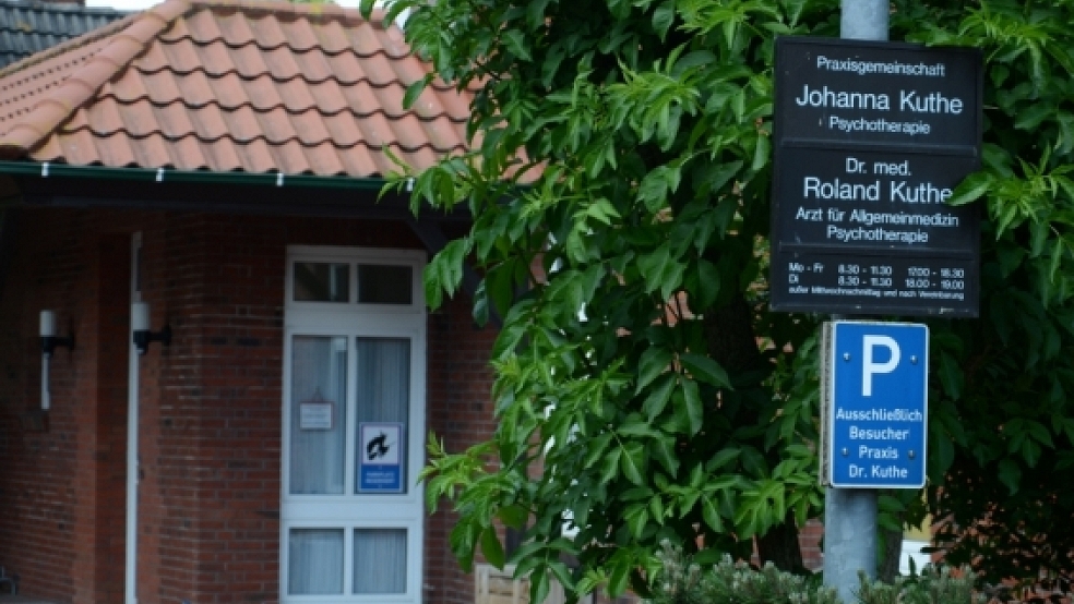 An der Hofstraße in Jemgum werden Johanne Kuthe und Dr.?Roland Kuthe künftig eine Gemeinschaftspraxis für Ärztliche Psychotherapie führen. © Wübbena