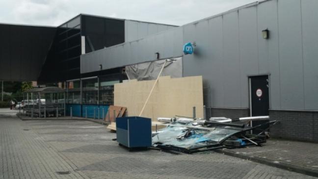 Dach von Albert Heijn eingestürzt