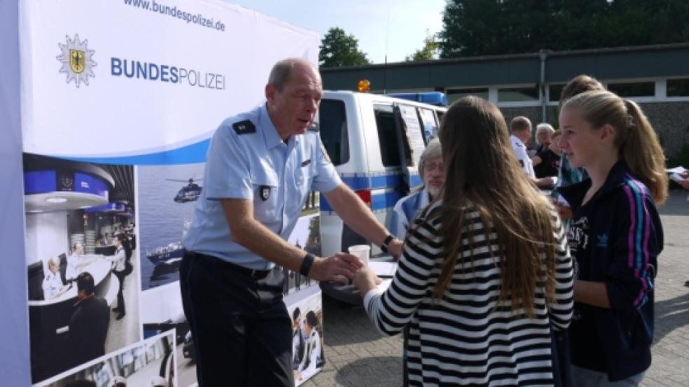 Tätowierungen? Bei der Polizei werden diese beispielsweise gar nicht gern gesehen. Auch eine Information, die für manchen Schüler nicht unwichtig war. © Himstedt