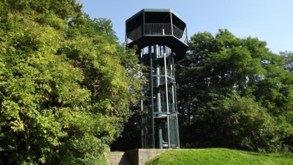 20 Meter hoch ist die Aussichtsplattform auf dem »Monte Teichmann«. Allerdings wird die Stahlkonstruktion mittlerweile von Bäumen überragt.Foto: Großpietsch © 