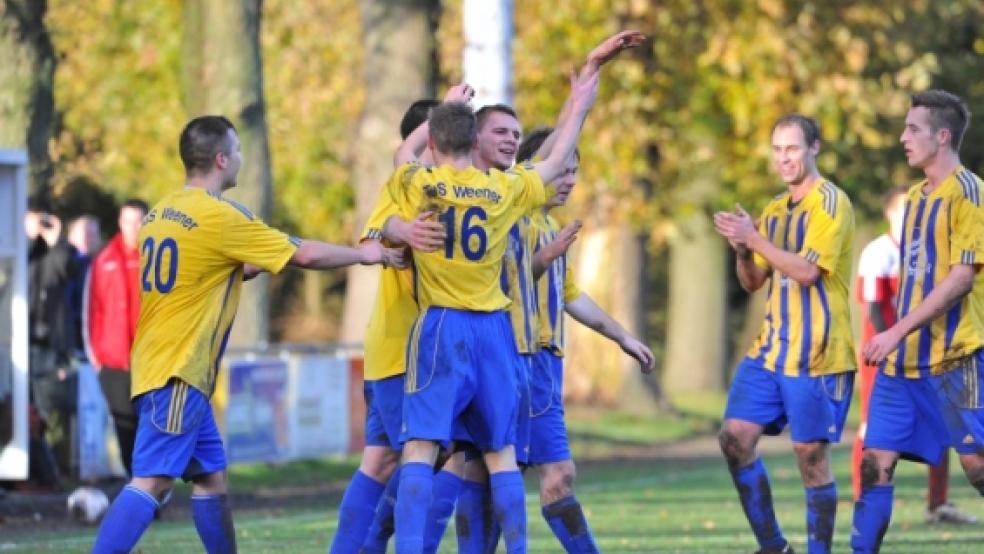 Feiern ließ sich Viktor Buksmann für seinen Treffer per Lupfer zum 6:2. © Fotos: Bruins