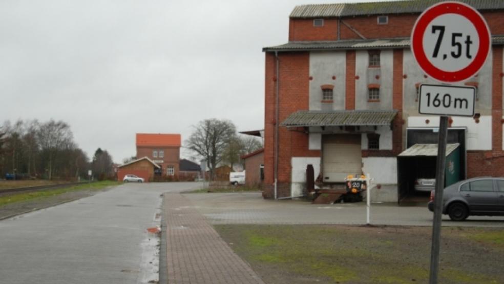 Tempo 30 auf der Straße »Am Bahnhof«? Der Bau-, Wege- und Umweltausschuss des Gemeinderates wird sich im kommenden Jahr mit diesem Thema beschäftigen. © Hoegen