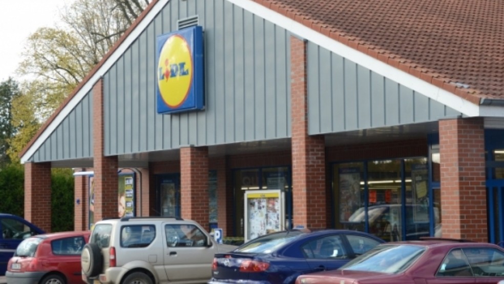 Gefragte Einkaufsadresse nicht nur für Bunder, sondern auch für viele niederländische Kunden: Der Lidl-Markt an der Neuschanzer Straße soll in diesem Jahr erweitert werden. Außerdem wird Rossmann eine Filiale in dem Komplex eröffnen. © Hanken (Archiv)