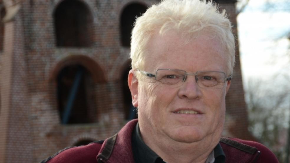 Will den Fahrersessel im Bus gegen den Chefsessel im Rathaus tauschen: Bürgermeisterkandidat Dieter Gottwald aus Midlum. © Hanken