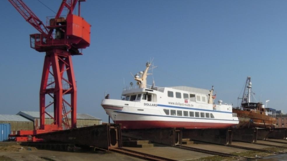 Auf der Helling der Reederei Briese in Leer wird die MS »Dollard« derzeit für die bevorstehende Saison fit gemacht. Am Ostersonnabend wird das Fährschiff in Ditzum in die neue Saison starten. © privat