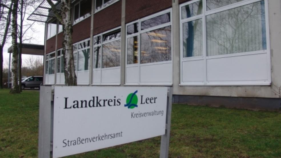 Das Straßenverkehrsamt in Leer steht im Mittelpunkt eines Gutachtens.  © Foto: Boelmann 