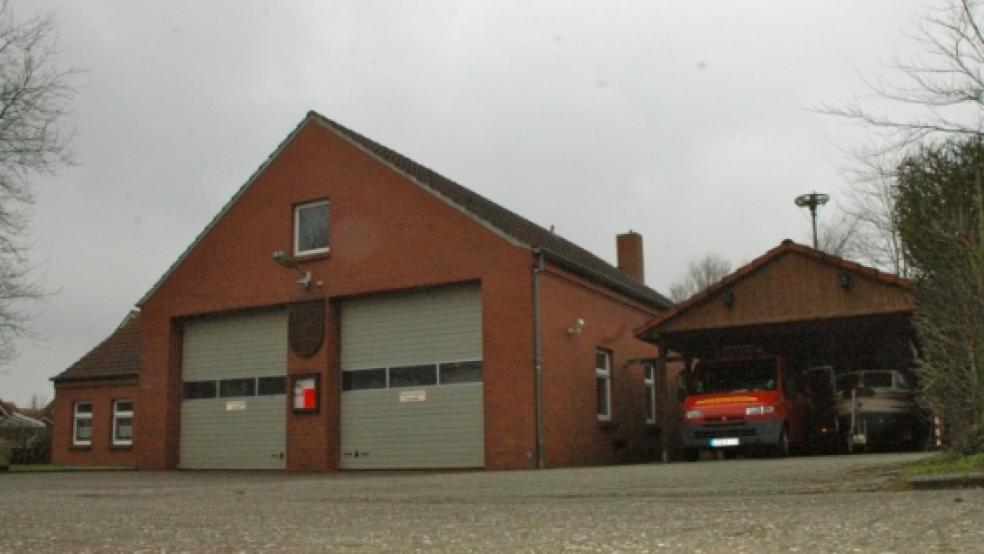 Das Feuerwehrhaus an der Schoolstraat in Ditzum wird zum Kindergarten umgebaut, die Freiwillige Feuerwehr wird nach einer Übergangszeit in ein neues Domizil an der Ecke Molkereistraße/Am Spitlande einziehen. © Szyska