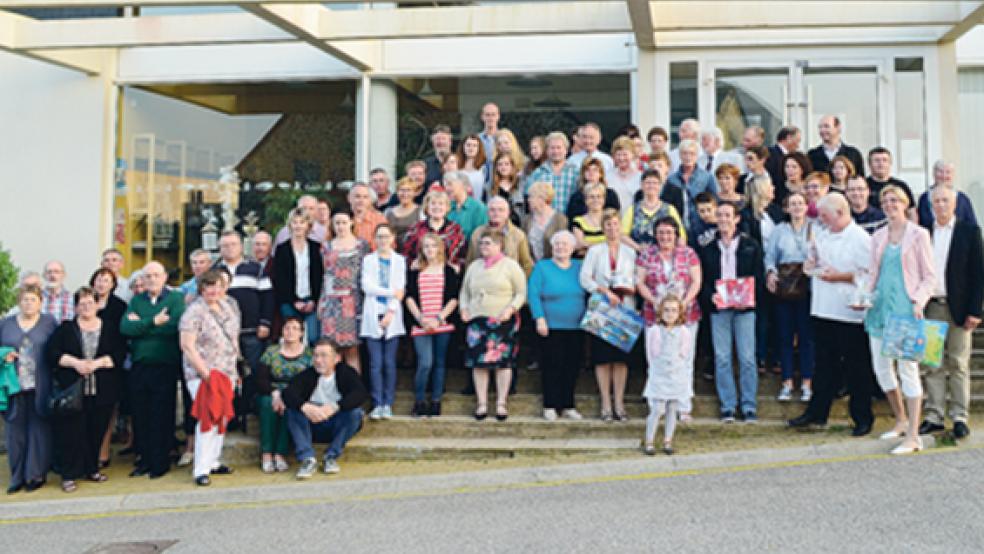Gäste und Gastgeber auf dem gemeinsamen Erinnerungsfoto. © Foto: privat