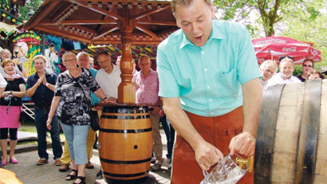 Pfingstmarkt mit Premiere