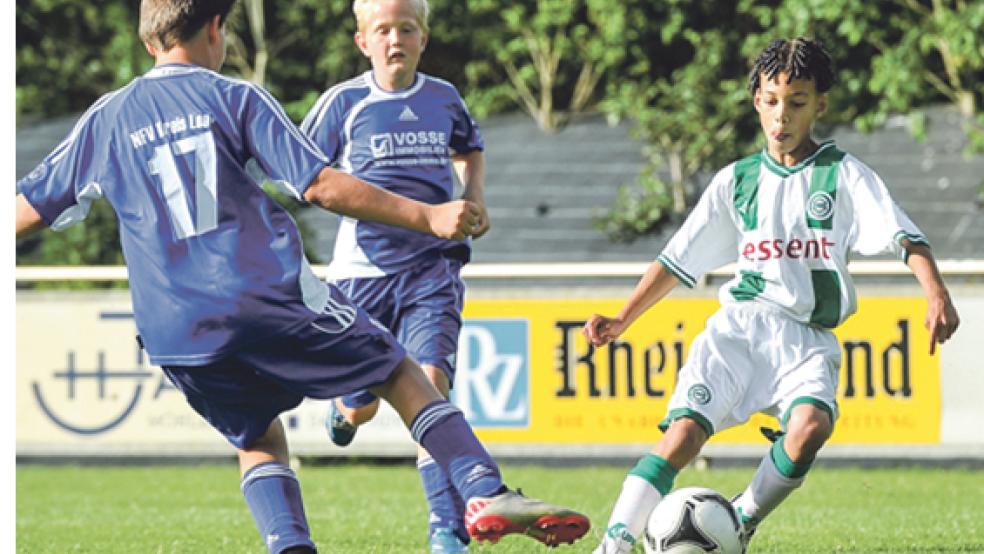 Die NFV Kreisauswahl unterlag den Kickern des Groninger FC nach einem Halbzeitstand von 2:0 am Ende mit einem rasanten 3:4. © Foto: Bruins