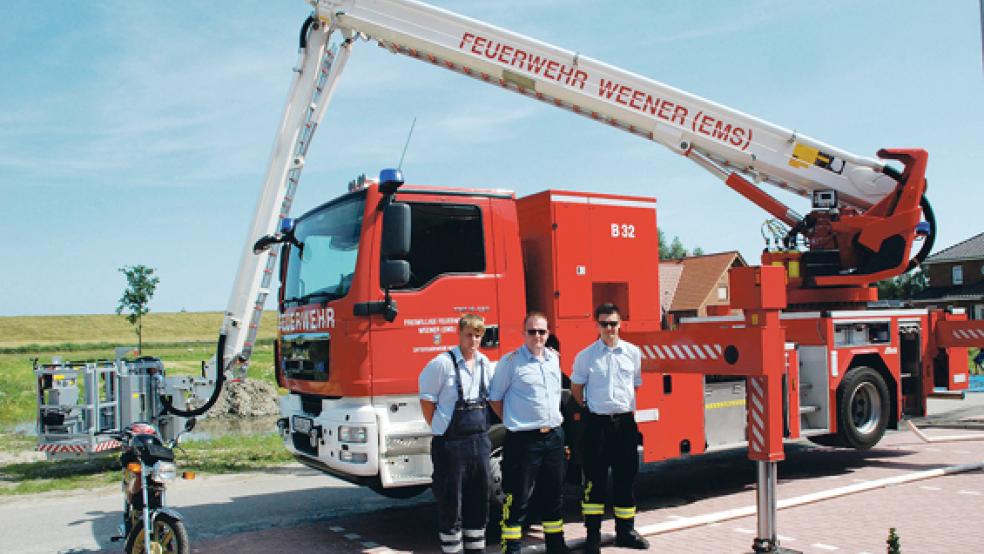 Planschbecken und Rundfahrten (Foto) sowie eine Hüpfburg und Wasserspiele waren für die kleineren Besucher das Unterhaltungsprogramm, während die Erwachsenen sich mehr für Haus und Technik interessierten. © 