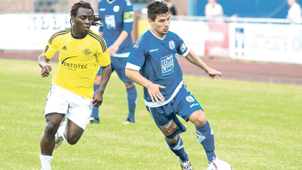 Der »Emsland-Messi« Martin Wagner (r.) spielt heute mit Meppen in Möhlenwarf. © Foto: Mentrup