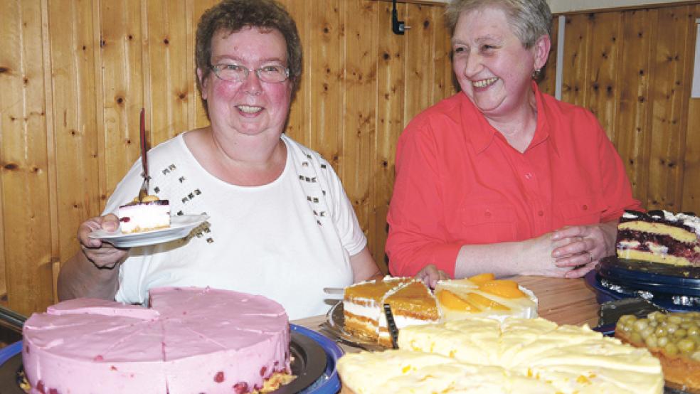 Die Windbeuteltorte mit Kirschen war ein echter Hit. © Foto: Himstedt