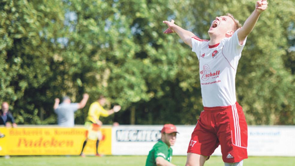 Jubelschrei: Jemgums Ole Nitters feiert seinen Treffer zum 2:0 gegen Rot-Weiß Emden. © Foto: Mentrup