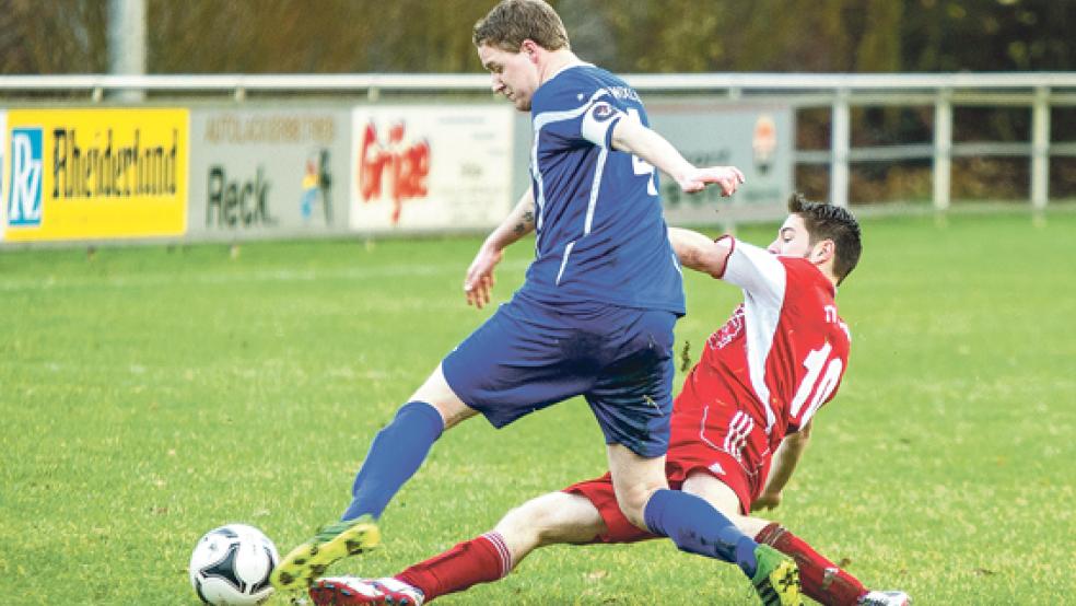 Mit einem umkämpften 2:2 trennten sich Bunde II (hier mit Enno Oorlog) und Twixlum im vergangenen Jahr. © Foto: Mentrup