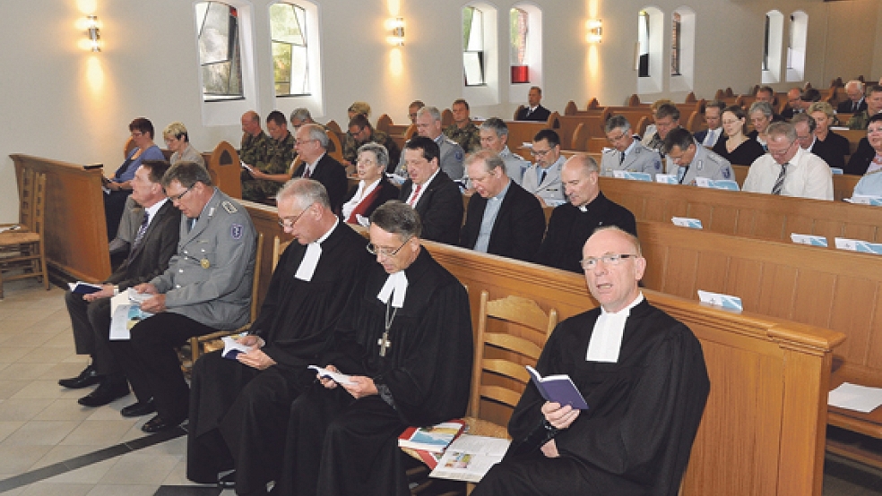 Soll Pastor in Ditzumerverlaat werden: Michael Groot­huis (vorne rechts sitzend). © Wolters