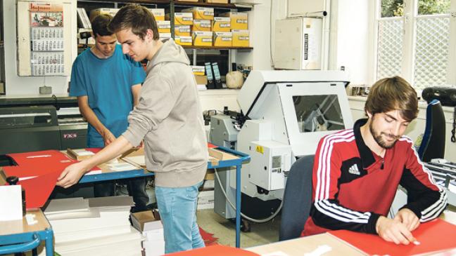 Schüler und Studenten fleißig am Werk