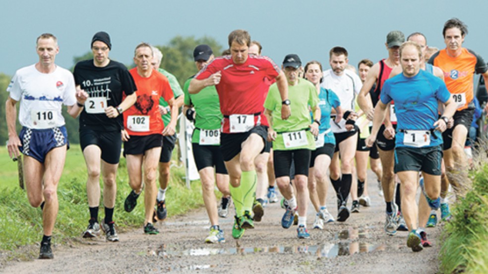 Eng beisammen lag das Teilnehmerfeld beim Start. © Foto: Mentrup