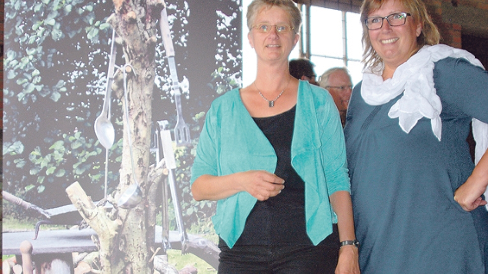 Gerda Müller und Jane Agena (rechts) sind Preisträger des ONNO-»Tuffel« in diesem Jahr. © Foto: Hoegen