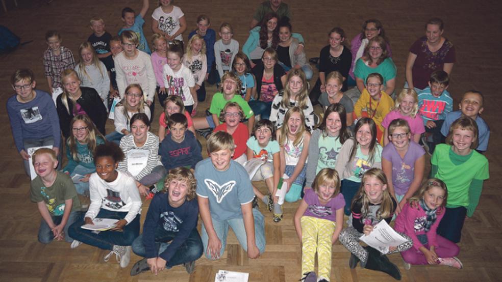 Diese Kinder und Jugendlichen bringen in wenigen Monaten das erste Weihnachtsmusical in Bunde auf die Bühne. Jeder übernimmt mindestens eine Rolle. © Foto: Himstedt