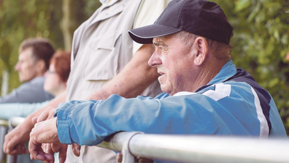 Zum zweiten Zuhause ist der Verlaatjer Sportplatz für Arnold Wilken geworden. © Fotos: Mentrup