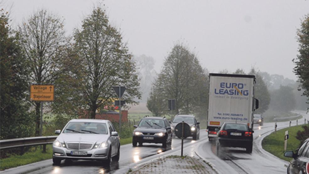 Voraussichtlich vom 22. Oktober bis zum 2. November wird die Kreisstraße 27 vom Kreisel in Stapelmoor bis nach Halte voll gesperrt. . © Foto: Hoegen