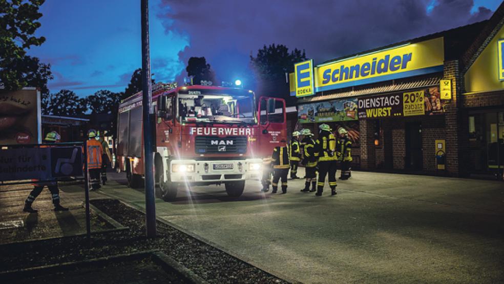 Immer wieder lösen Brandmeldeanlagen aus, obwohl es gar nicht brennt. Das war auch Mitte August bei einem Supermarkt an der Neuen Feldstraße in Weener der Fall. Zukünftig sollen Firmen für jeden Einsatz zahlen müssen. © Archivfoto: Klemmer