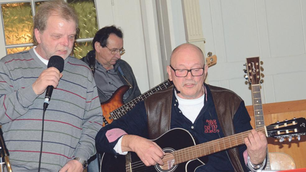 Machten die Oldendorper Kirche zum Konzertsaal: (von links) Werner Tschuschke, Chris Smaluch und Bernd Schmaler © Foto: Hanken